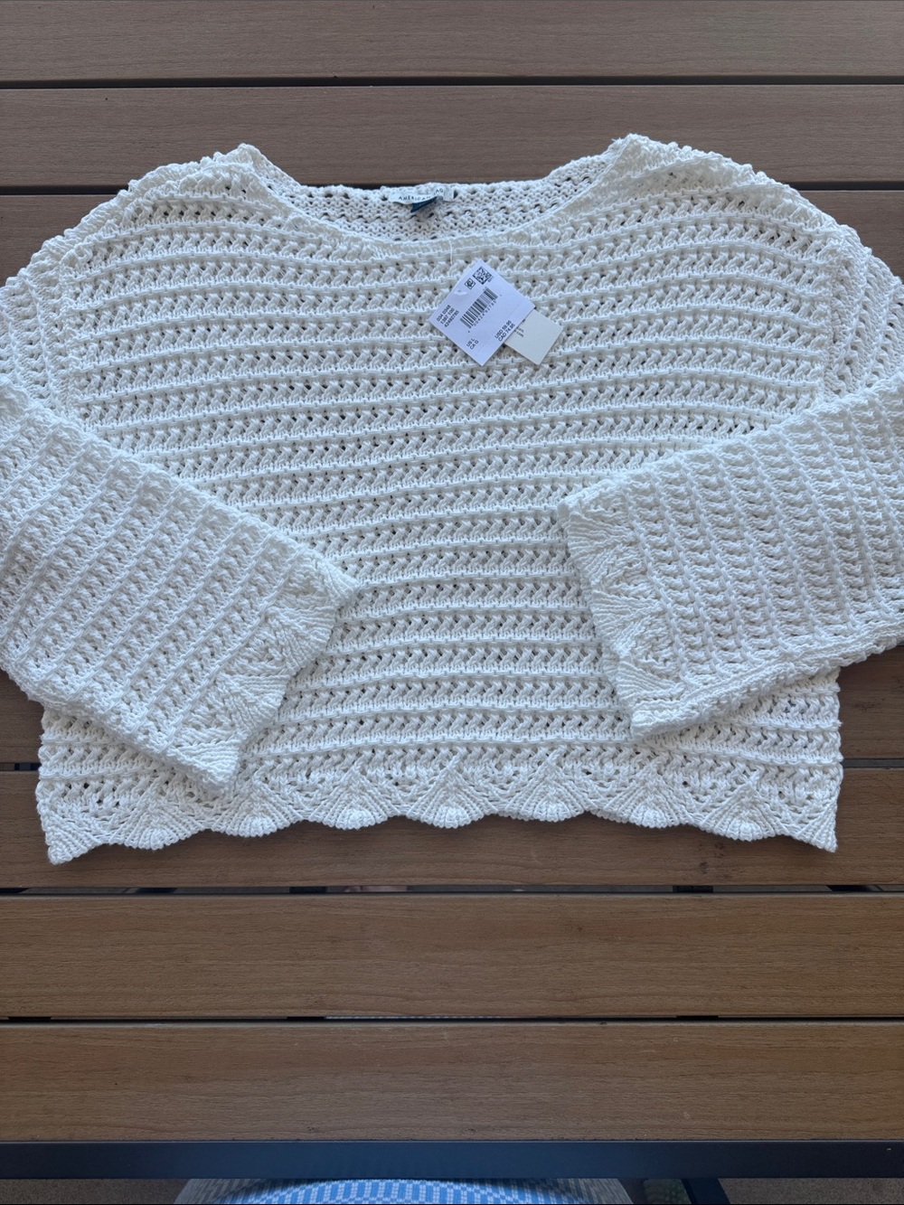 🤍NWT American Eagle Crochet lightweight Waist Length Sweater with Scallop hem🤍